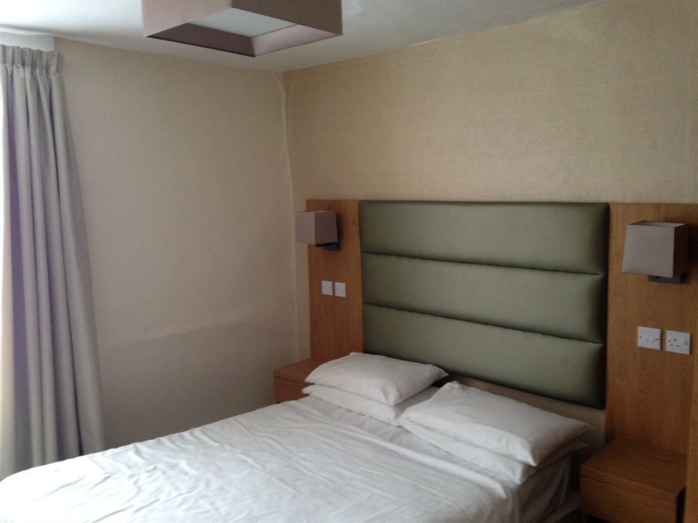 New Inn Hotel Lechlade Esterno foto