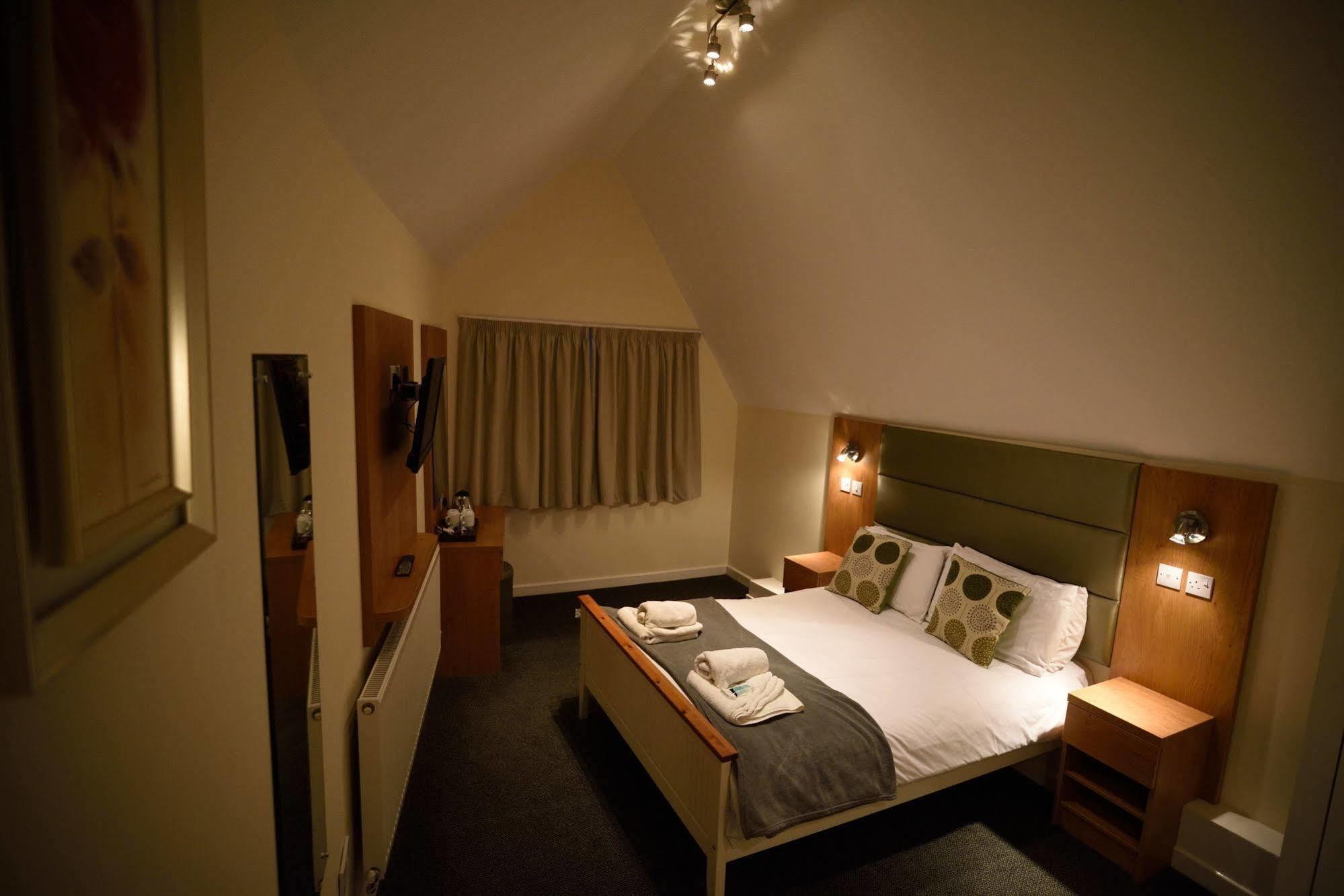 New Inn Hotel Lechlade Esterno foto